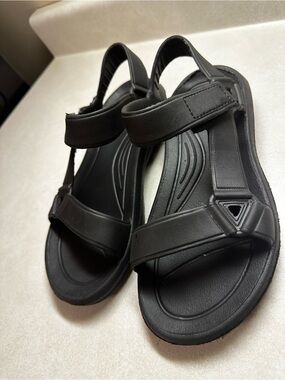 Teva Hurricane Drift Women’s sandals size 6 Black Lightweight Water Sport Sporty